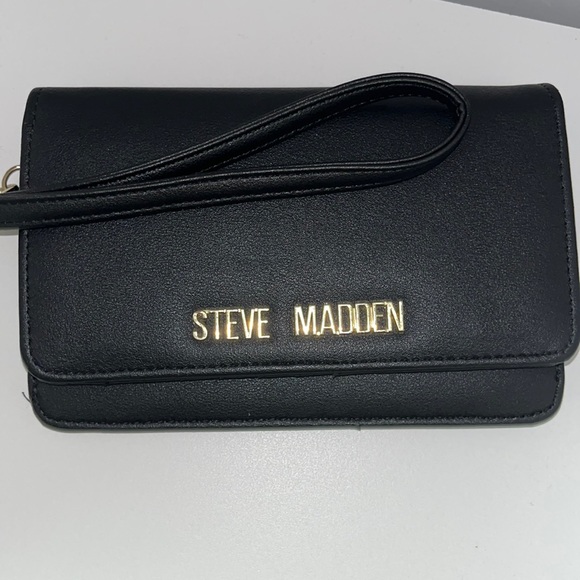 Steve Madden Wristlet - Picture 1 of 4